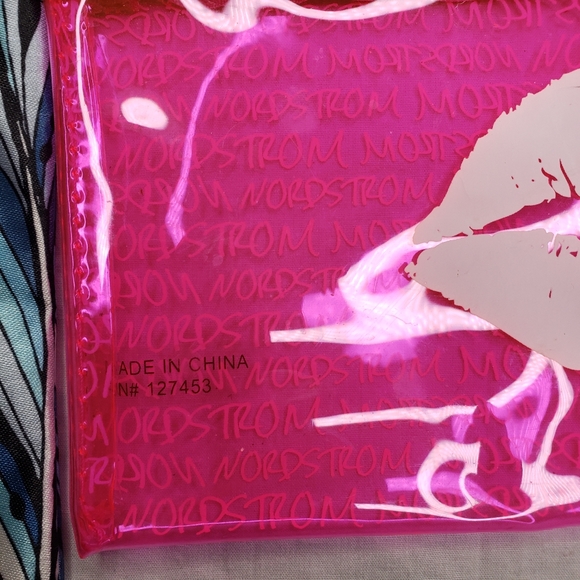 Bundle of Branded Seven Cosmetic Zippered Bags - Picture 6 of 6